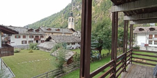 BILOCALE A GRESSONEY LA TRINITE’